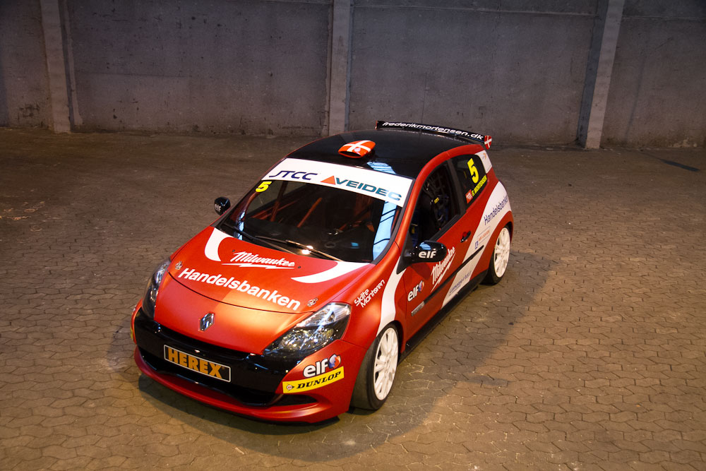 Den rød/hvide Renault Clio kommer til at give svenskerne kamp til stregen
(Foto: Gripping Media)